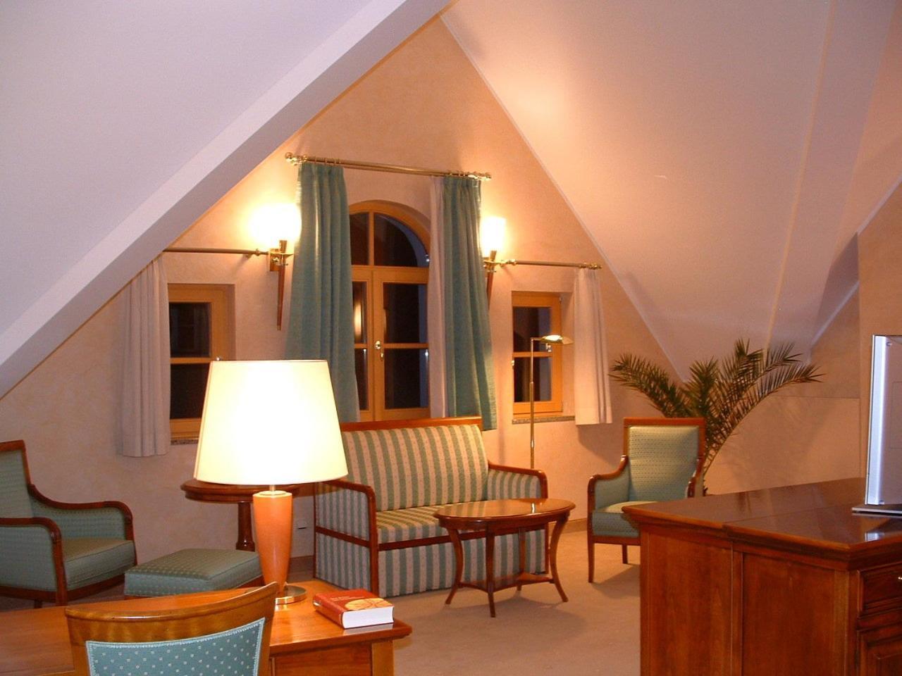 Altstadthotel Braeuwirt 魏登 外观 照片