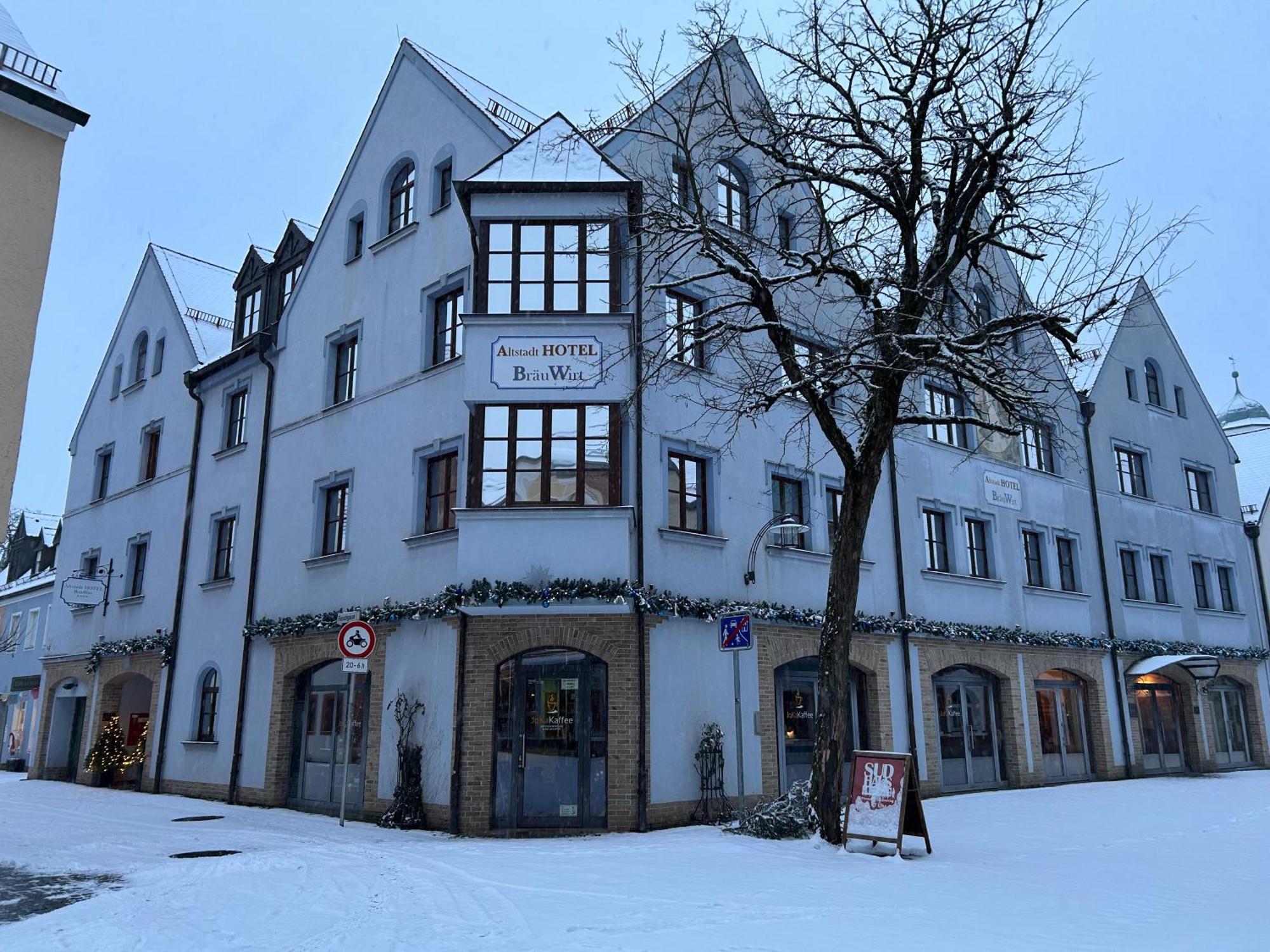 Altstadthotel Braeuwirt 魏登 外观 照片