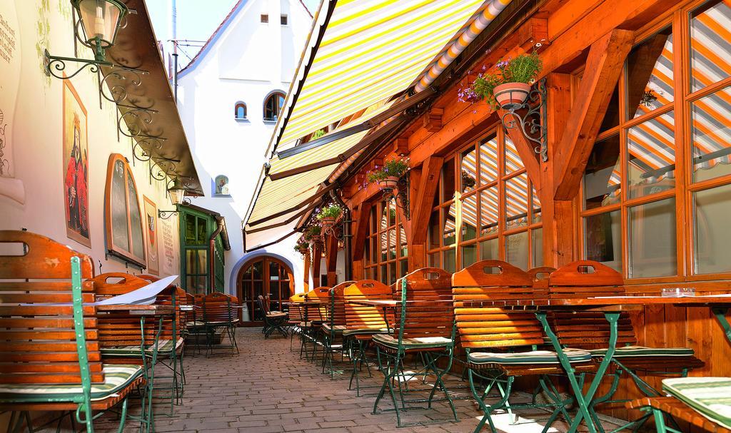 Altstadthotel Braeuwirt 魏登 外观 照片