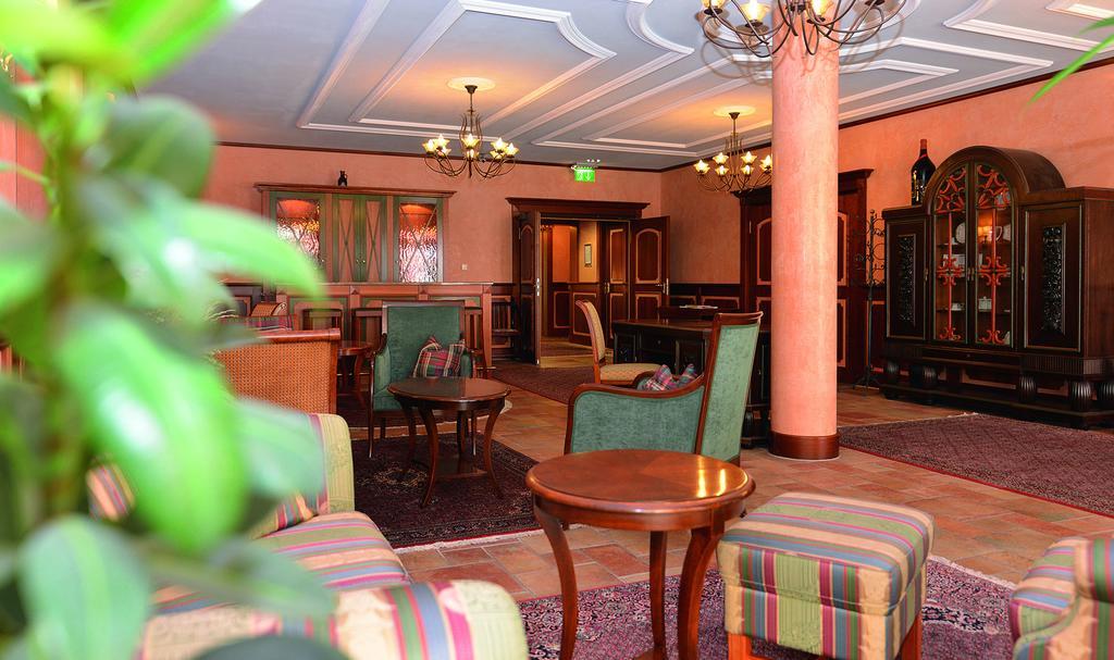 Altstadthotel Braeuwirt 魏登 外观 照片