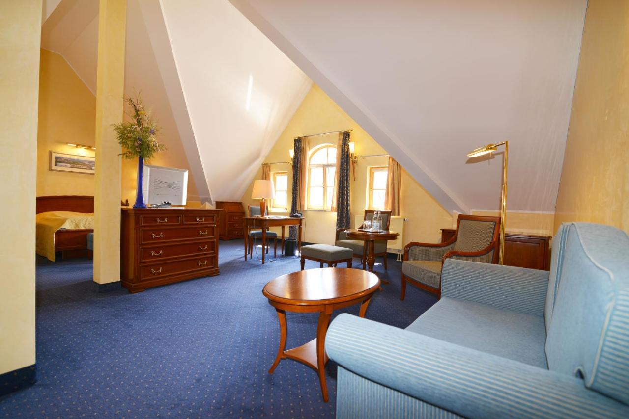 Altstadthotel Braeuwirt 魏登 外观 照片